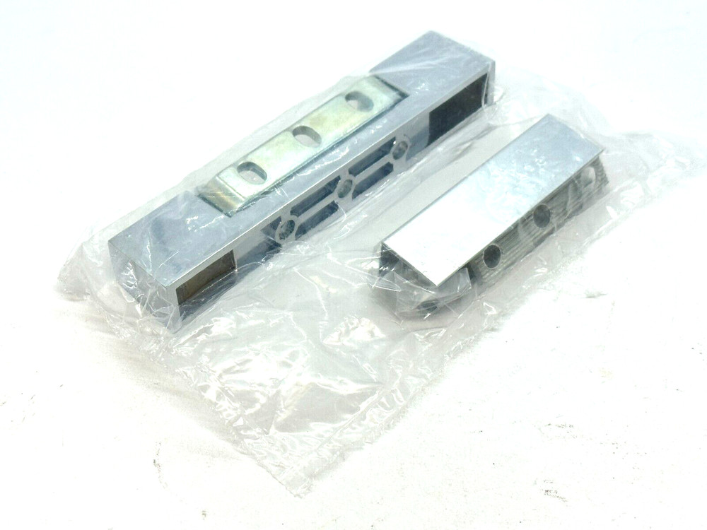 Component Hardware R42-2840 Edgemount Hinge 5/8" Offset