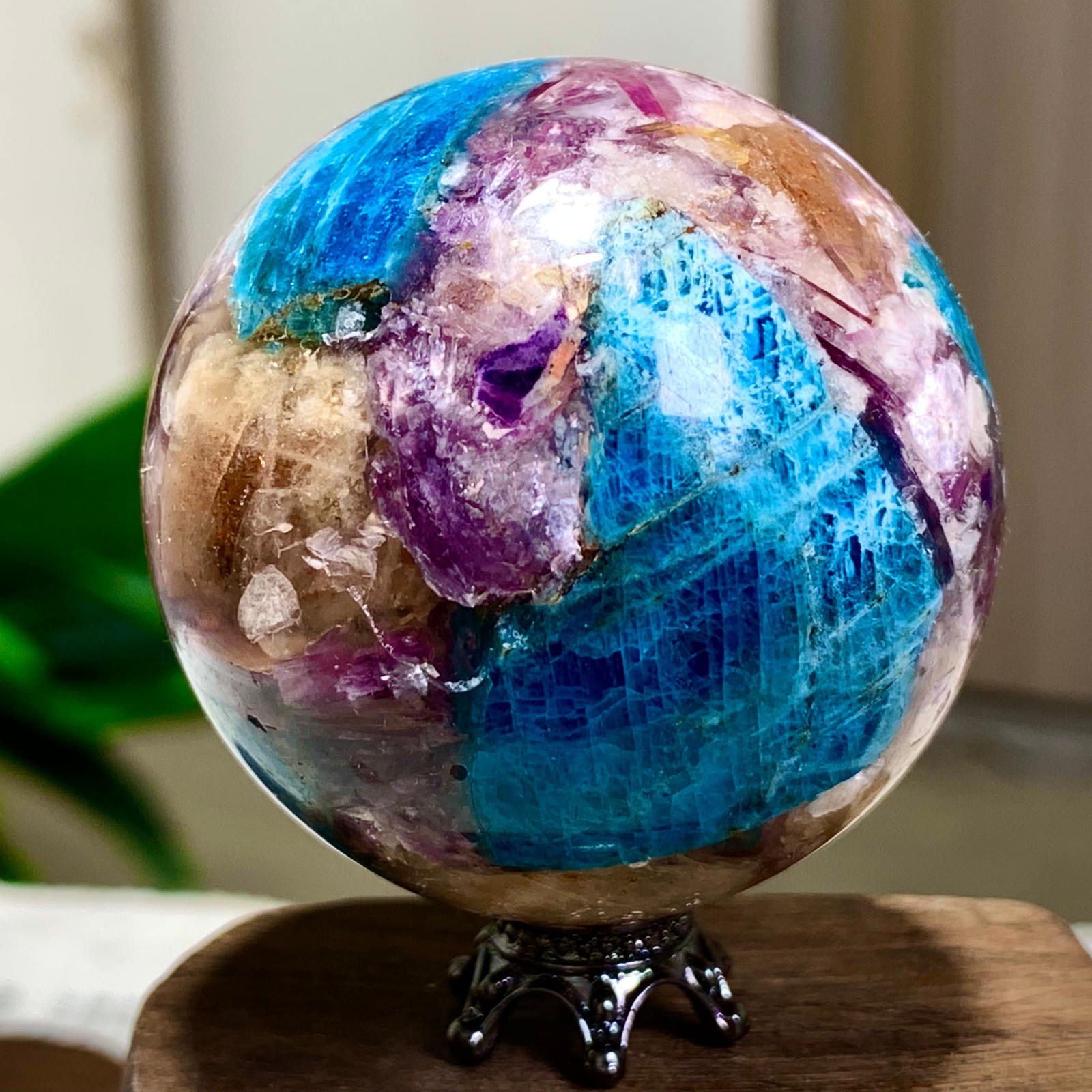 132G Natural Blue Aptite +Sun Stone purple lepidolite Sphere mineral sample