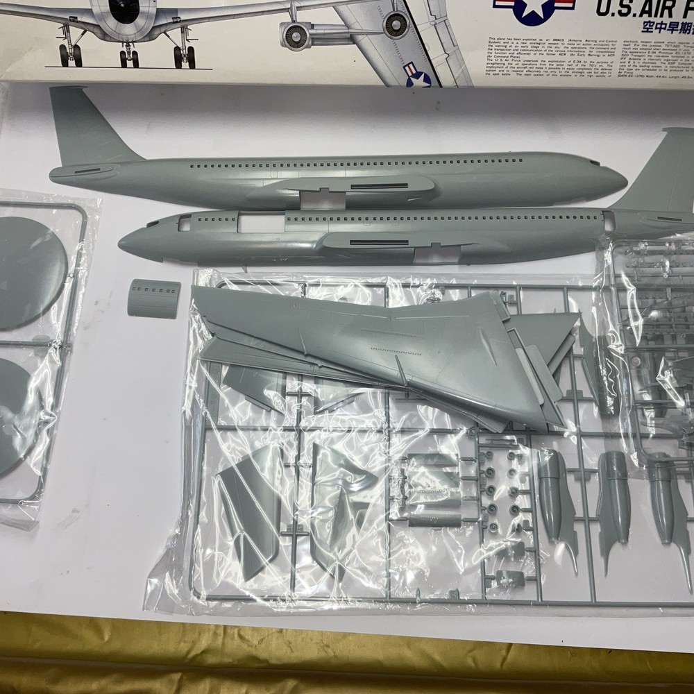 Doyusha BOEING E-3A AWACS SENTRY Model Plane