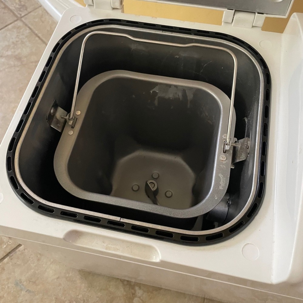 Oster Automatic Breadmaker White Model 4812 Style BM-200 630W Bread Machine